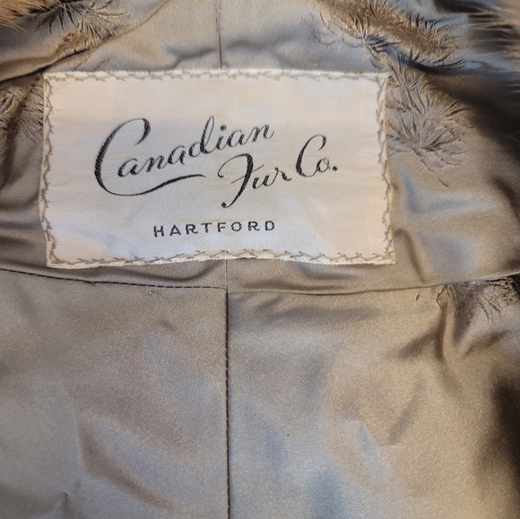 MINK CAPE ON SALE!! FIRM PRICE😍 - Picture 3 of 7